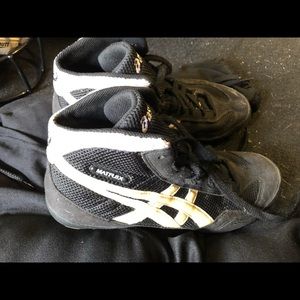 Wrestling shoes
